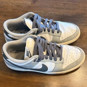Nike Men's White and Gray Sneakers
